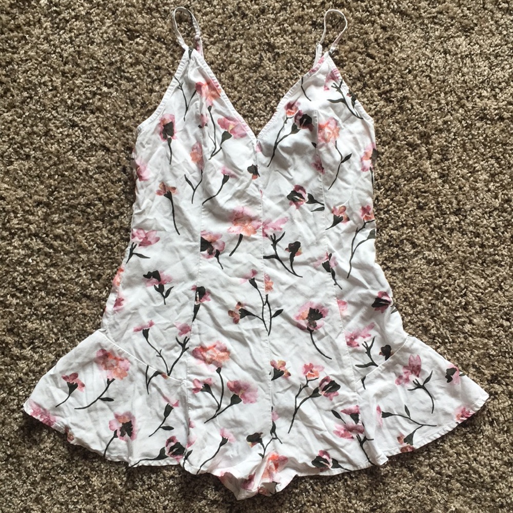 Floral romper with spaghetti straps XS